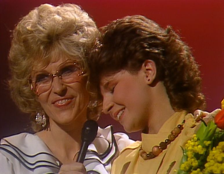 Fil:Bibi Johns och Carola 1983.jpg